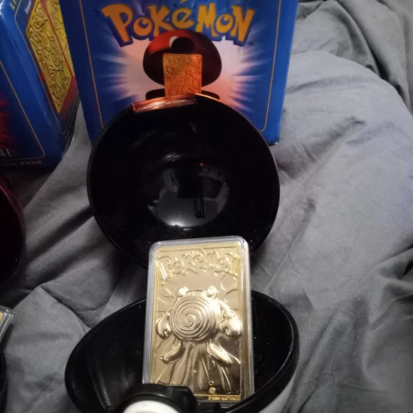 Rare 90s 24ct Gold full set of Pokémon cards with Nintendo C.O.A